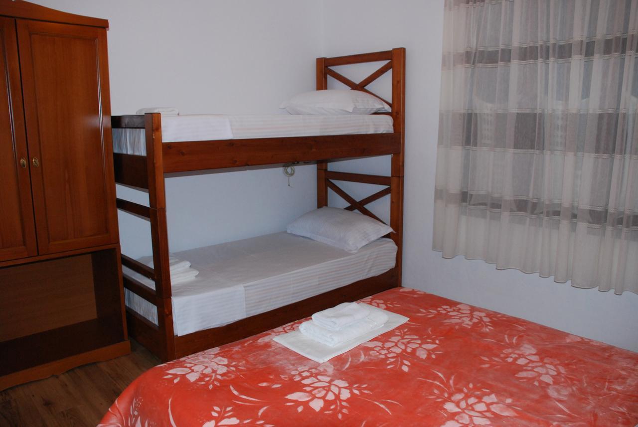 Bed & Breakfast Local Living Edi Berat Exterior foto